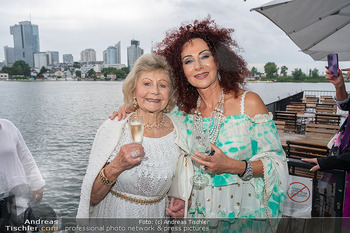 Geburtstagsfeier Christina Lugner - Strandcafe Alte Donau, Wien - Mo 10.06.2024 - Christina Mausi LUGNER mit Mutter Martha HAIDINGER18