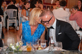 Emba - Austrian Event Hall of Fame - Palais Ferstel, Wien - Mi 19.06.2024 - Anita GERHARDTER mit Begleitung126