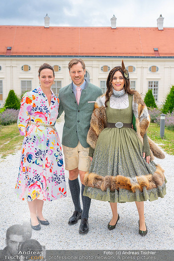 Gössl Couture Dirndl Präsentation - Augarten Porzellanmanufaktur Museum, Wien - Do 27.06.2024 - Maximilian GÖSSL, Christine FISCHER, Stefanie LAMZAN13