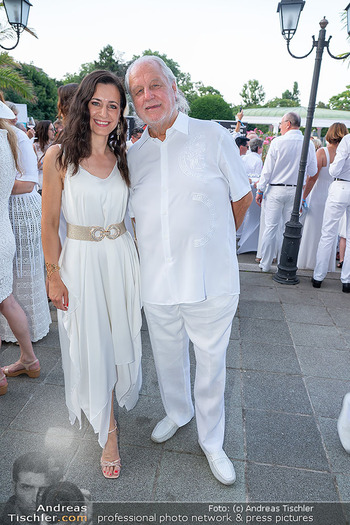 Sommernachtsball 2024 - Kursalon, Wien - Sa 29.06.2024 - Lenka POHORALEK, Hannes KARTNIG7