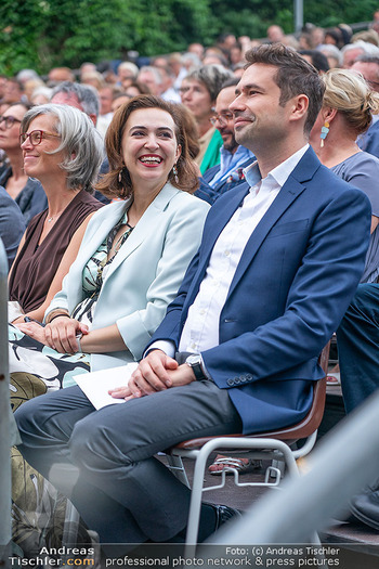 Premiere ´Der Liebestrank´  - Burg Gars am Kamp - Sa 13.07.2024 - Alma ZADIC mit Freund, Partner, Lebensgefährte (nicht Ehemann),99