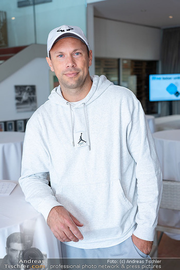 Rado Promis gegen Profis Tennis - Colony Tennisclub, Wien - So 20.10.2024 - Florian FEIGL(Portrait)8