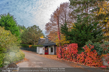 HomeStory Simone Lugner - Lugner Villa, Wien - Mo 28.10.2024 - LUGNER Villa von auÃen3