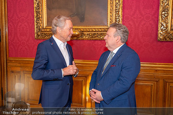 Goldener Rathausmann für Peter Kraus - Rathaus, Wien - Fr 08.11.2024 - Peter KRAUS, Michael LUDWIG15