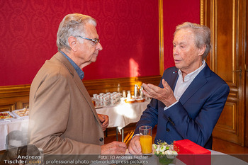 Goldener Rathausmann für Peter Kraus - Rathaus, Wien - Fr 08.11.2024 - Herbert FECHTER, Peter KRAUS44