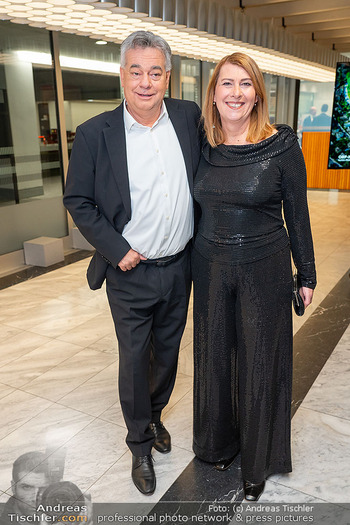 Licht ins Dunkel Gala - ORF Zentrum, Wien - Fr 15.11.2024 - Werner KOGLER mit Ehefrau Sabine JUNGWIRTH131