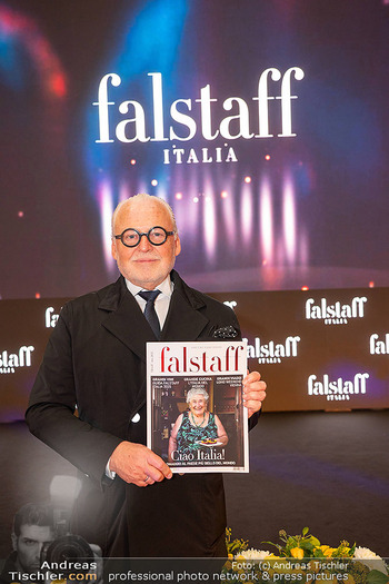 Falstaff Italia Präsentation - Werkstätten der Mailänder Scala, Italien - Mo 18.11.2024 - Wolfgang ROSAM mit Falstaff Italia Magazin195