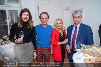 Weihnachtsfeier Gerstbauer - Büro Gerstbauer - Do 12.12.2024 - Christian RAINER, Freundin Lena THOMAS, Brigitte und Wolfgang HE17