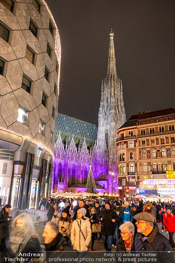 Themenfotos Weihnachtsshopping - Erster Bezirk, Wien - Do 12.12.2024 - Stephansdom bei Nacht, Christbaum, Haashaus, Aventmarkt11