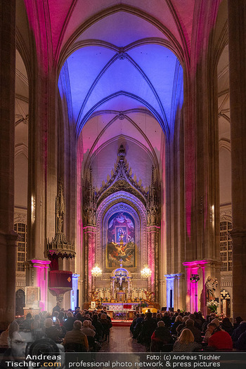 Heino Konzert Frieden auf Ewigkeit - Minoritenkirche, Wien - Sa 14.12.2024 - Minoritenkirche von innen, Kirchenschiff, Altar, Innenraum, Arch19