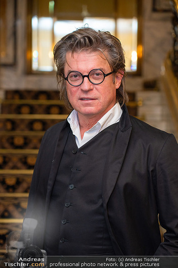 Opernball Couture Salon PK - Hotel Bristol, Wien - Di 17.12.2024 - Thomas OLAH (Portrait)5