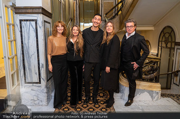 Opernball Couture Salon PK - Hotel Bristol, Wien - Di 17.12.2024 - Olga CHAPIRO (Laskari), Dorzh AYUSHIN, Cindy FODOR, Michel MAYER15