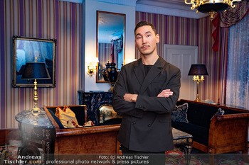 Opernball Couture Salon PK - Hotel Bristol, Wien - Di 17.12.2024 - Dorzh AYUSHIN (Portrait)18