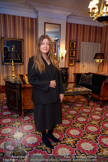 Opernball Couture Salon PK - Hotel Bristol, Wien - Di 17.12.2024 - Cindy FODOR (Portrait)22