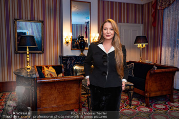 Opernball Couture Salon PK - Hotel Bristol, Wien - Di 17.12.2024 - Olga CHAPIRO, LASKARI (Portrait)23