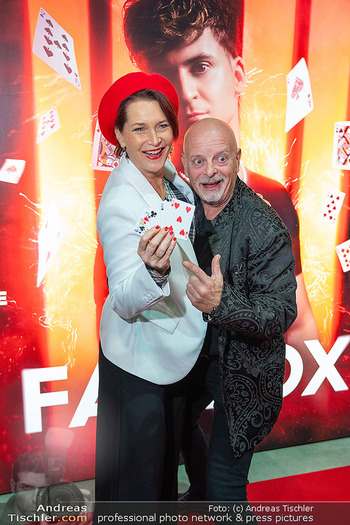 FAB FOX Premiere - Marx Halle, Wien - Do 19.12.2024 - Maya HAKVOORT, Gary LUX82