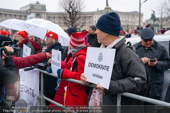 Klickl bei Van der Bellen - Hofburg, Wien - Mo 06.01.2025 - Demonstranten und Polizei vor der Hofburg, Demo, Proteste gegen 3