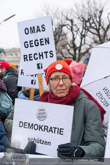 Klickl bei Van der Bellen - Hofburg, Wien - Mo 06.01.2025 - Demonstranten und Polizei vor der Hofburg, Demo, Proteste gegen 4