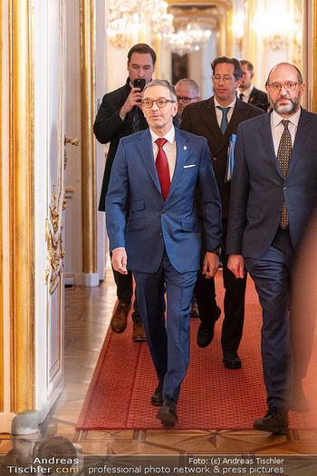 Klickl bei Van der Bellen - Hofburg, Wien - Mo 06.01.2025 - Herbert KLICKL am Weg zum Bundespräsidenten20