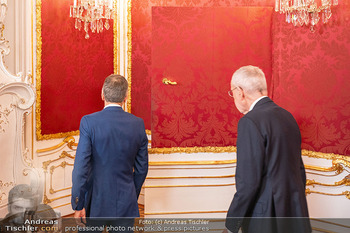 Klickl bei Van der Bellen - Hofburg, Wien - Mo 06.01.2025 - Herbert KLICKL, Alexander VAN DER BELLEN gehen ins Büro38