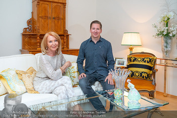Interview Gerda Rogers - Privatvilla, Baden - So 12.01.2025 - Gerda ROGERS, Clemens TRISCHLER44
