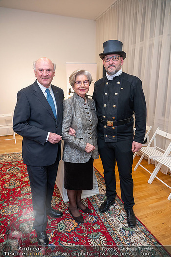 Neujahrsempfang - Büro Hilfe im eigenen Land - Di 14.01.2025 - Erwin und Elisabeth Sisi PRÖLL mit Rauchfangkehrer1