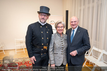 Neujahrsempfang - Büro Hilfe im eigenen Land - Di 14.01.2025 - Erwin und Elisabeth Sisi PRÖLL mit Rauchfangkehrer2