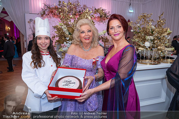 Zuckerbäckerball - Hofburg, Wien - Do 16.01.2025 - Birgit SARATA, Maya HAKVOORT1