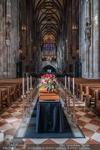 Otto Schenk Trauerfeier - Stephansdom, Wien - Mi 29.01.2025 - aufgebahrter Sarg Otto Schenk8