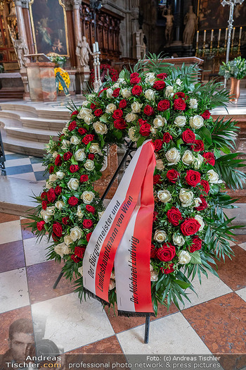 Otto Schenk Trauerfeier - Stephansdom, Wien - Mi 29.01.2025 - Blumenkranz, Kondolierung, Abschiedsgruß11