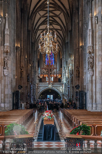 Otto Schenk Trauerfeier - Stephansdom, Wien - Mi 29.01.2025 - aufgebahrter Sarg Otto Schenk12