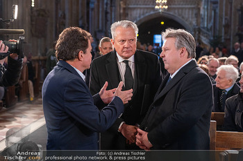 Otto Schenk Trauerfeier - Stephansdom, Wien - Mi 29.01.2025 - Konstantin SCHENK, Michael LUDWIG, Herbert FÖTTINGER66