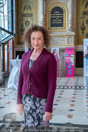 GW Cosmetics Launch-Event - Wiener Staatsoper - Di 18.02.2025 - Konstanze BREITEBNER (Portrait)60