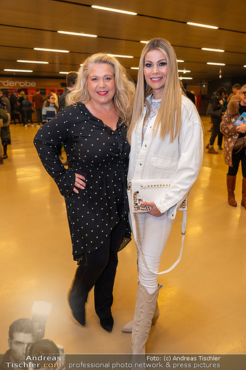 Premiere ´Footloose´ - Stadthalle, Wien - Do 20.02.2025 - Susanna HIRSCHLER, Carmen KNOR-STAMBOLI16