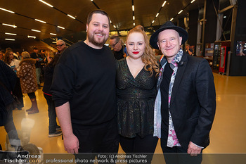 Premiere ´Footloose´ - Stadthalle, Wien - Do 20.02.2025 - Gernot KRANNER mit Tochter Stella KRANNER mit Freund Patrick24