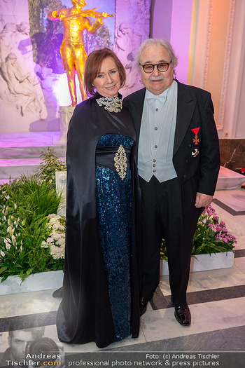 Juristenball 2025 - Hofburg, Wien - Sa 01.03.2025 - Sylvester LEVAY mit Ehefrau Monika53