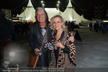 Cirque du Soleil Premiere - Zirkuszelt NeuMarx, Wien - Do 13.03.2025 - Waterloo Hansi KREUZMAYR, Ehefau Andrea KREUZMAYR43