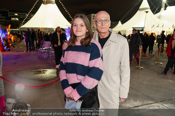 Cirque du Soleil Premiere - Zirkuszelt NeuMarx, Wien - Do 13.03.2025 - Kurt MANN mit Tochter Levia45