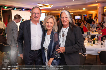 Werzers Saisonopening - Hotel Werzer´s, Pörtschach - Fr 28.03.2025 - Franz KLAMMER, Waterloo Hansi KREUZMAYR mit Andrea310