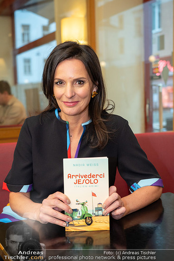 Buchpräsentation Nadia Weiss - Cafe Engländer, Wien - Mo 07.04.2025 - Nadia WEISS (Nadja)1