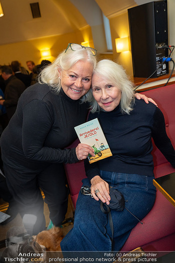 Buchpräsentation Nadia Weiss - Cafe Engländer, Wien - Mo 07.04.2025 - Brigitte Gitti KREN, Michaela ROSEN32