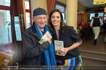 Buchpräsentation Nadia Weiss - Cafe Engländer, Wien - Mo 07.04.2025 - Robert DORNHELM, Nadia WEISS50