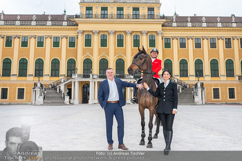 Fototermin Longines Champions Tour - Schloss Schönbrunn, Wien - Di 08.04.2025 - Klaus PANHOLZER, Sonja KLIMA, Markus SAURUGG11