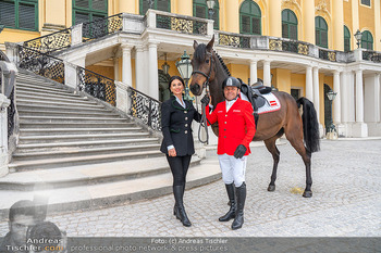 Fototermin Longines Champions Tour - Schloss Schönbrunn, Wien - Di 08.04.2025 - Sonja KLIMA, Markus SAURUGG46