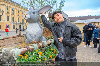 Fototermin JJ - Sperrfrist Freitag - Di 15.04.2025 - JJ (Johannes PIETSCH) mit Osterhase25
