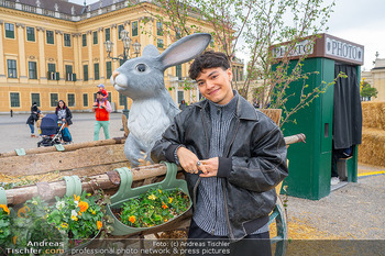 Fototermin JJ - Sperrfrist Freitag - Di 15.04.2025 - JJ (Johannes PIETSCH) mit Osterhase27