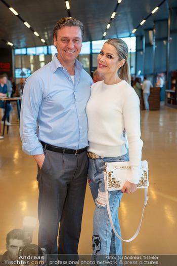 Premiere ´Rock of Ages´ - Stadthalle, Wien - Sa 19.04.2025 - Carmen KNOR-STAMBOLI, Rene Otto KNOR6