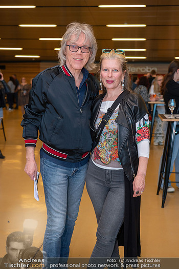 Premiere ´Rock of Ages´ - Stadthalle, Wien - Sa 19.04.2025 - Christian DEIX mit Ehefrau Beatrix14