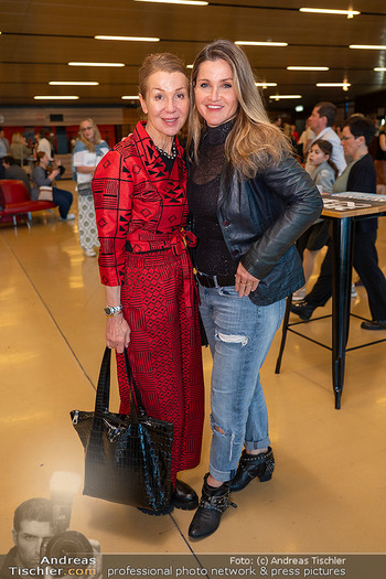 Premiere ´Rock of Ages´ - Stadthalle, Wien - Sa 19.04.2025 - Lizz GÖRGL, Imma BAUMGARTNER (time4africa Modelabel)15