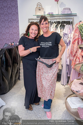 Promishopping - Lila Portal, Baden - Mi 23.04.2025 - Adriana ZARTL, Monika JANKE13